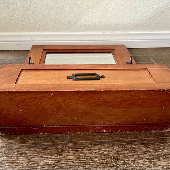 Vintage single post box mirror w 4. L 15. H 19 inch - Picture 2 of 15